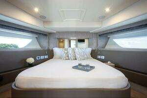 2018 Ferretti Yachts thumbnail 28