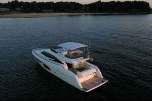 2018 Ferretti Yachts thumbnail 5