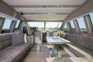 2018 Ferretti Yachts thumbnail 19
