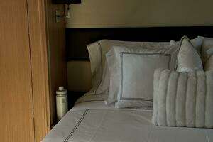 2014 Fairline thumbnail 34