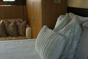 2014 Fairline thumbnail 36