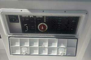 2008 True World Marine TE2810 thumbnail 32