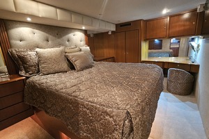 70FT (21.34M) OCEAN YACHTS