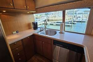 2000 Ocean Yachts 70 SUPER SPORT thumbnail 35
