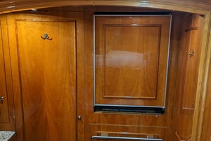 RAYS 82ft Horizon Yacht For Sale