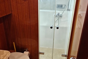 RAYS 82ft Horizon Yacht For Sale