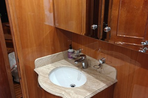 RAYS 82ft Horizon Yacht For Sale