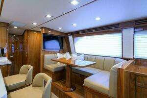 2020 Viking 72 Convertible thumbnail 7