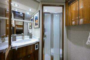 2020 Viking 72 Convertible thumbnail 25