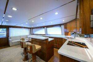 2020 Viking 72 Convertible thumbnail 9