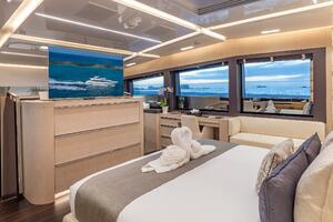 Master Stateroom Looking Forward To Starboard 