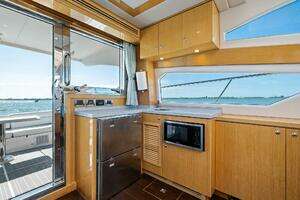2018 Mares 47 Outboard Express Catamaran thumbnail 21