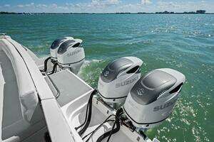 2018 Mares 47 Outboard Express Catamaran thumbnail 50