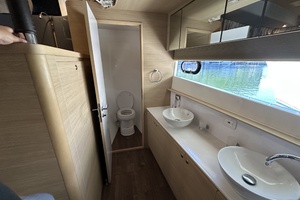 54ft Aquila Yacht For Sale