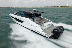 2024 Cruisers Yachts 50 GLS thumbnail 9