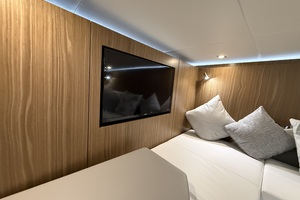 50FT (15.24M) CRUISERS YACHTS