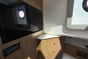 50FT (15.24M) CRUISERS YACHTS