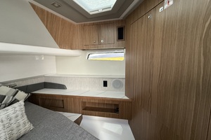 50FT (15.24M) CRUISERS YACHTS