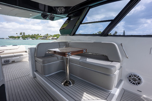 50FT (15.24M) CRUISERS YACHTS