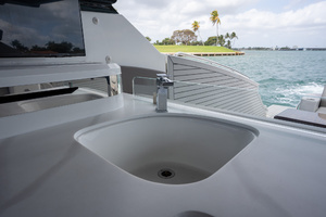 2024 Cruisers Yachts 50 GLS thumbnail 31