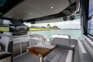 50FT (15.24M) CRUISERS YACHTS