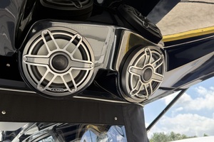 50FT (15.24M) CRUISERS YACHTS