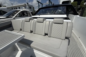 50FT (15.24M) CRUISERS YACHTS