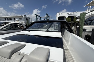 50FT (15.24M) CRUISERS YACHTS