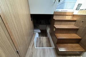 50FT (15.24M) CRUISERS YACHTS