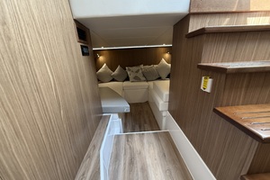 50FT (15.24M) CRUISERS YACHTS