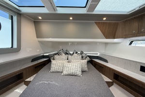 50FT (15.24M) CRUISERS YACHTS