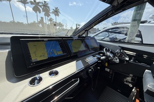 50FT (15.24M) CRUISERS YACHTS