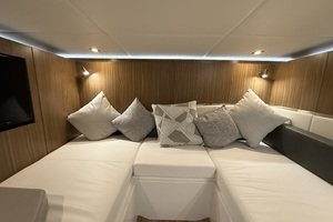 50FT (15.24M) CRUISERS YACHTS