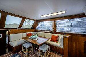 1985 Gulfstar 44 Motor Yacht thumbnail 16