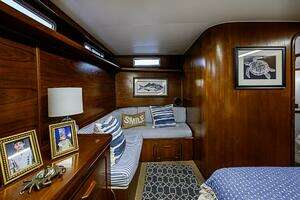 1985 Gulfstar 44 Motor Yacht thumbnail 24