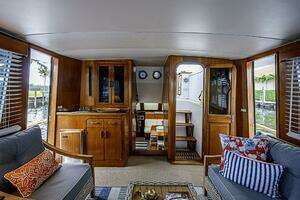 1985 Gulfstar 44 Motor Yacht thumbnail 20