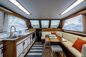 1985 Gulfstar 44 Motor Yacht thumbnail 14