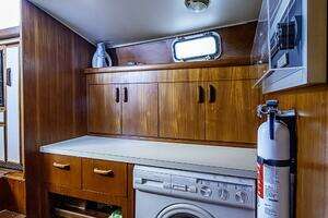 1985 Gulfstar 44 Motor Yacht thumbnail 28