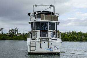 1985 Gulfstar 44 Motor Yacht thumbnail 4
