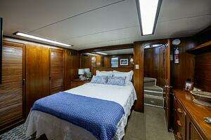 1985 Gulfstar 44 Motor Yacht thumbnail 22