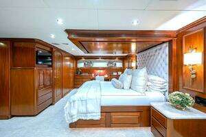2000 Christensen Raised Pilothouse MY thumbnail 10
