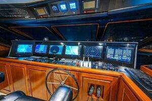 2000 Christensen Raised Pilothouse MY thumbnail 19