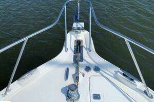 2009 Tiara Yachts Sovran 4300 thumbnail 37