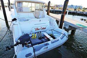 2009 Tiara Yachts Sovran 4300 thumbnail 38