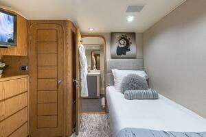 1997 Broward Raised Pilothouse thumbnail 39