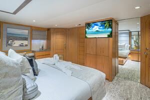 Margate 111ft Broward Yacht For Sale