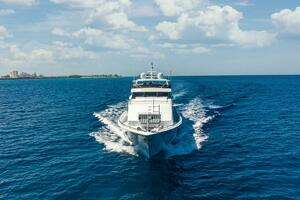 1997 Broward Raised Pilothouse thumbnail 9