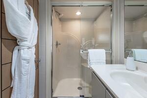 Margate 111ft Broward Yacht For Sale