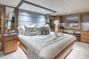 Margate 111ft Broward Yacht For Sale