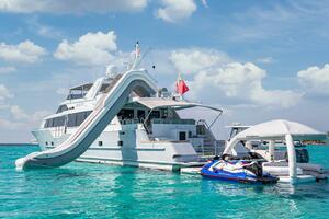 Margate 111ft Broward Yacht For Sale